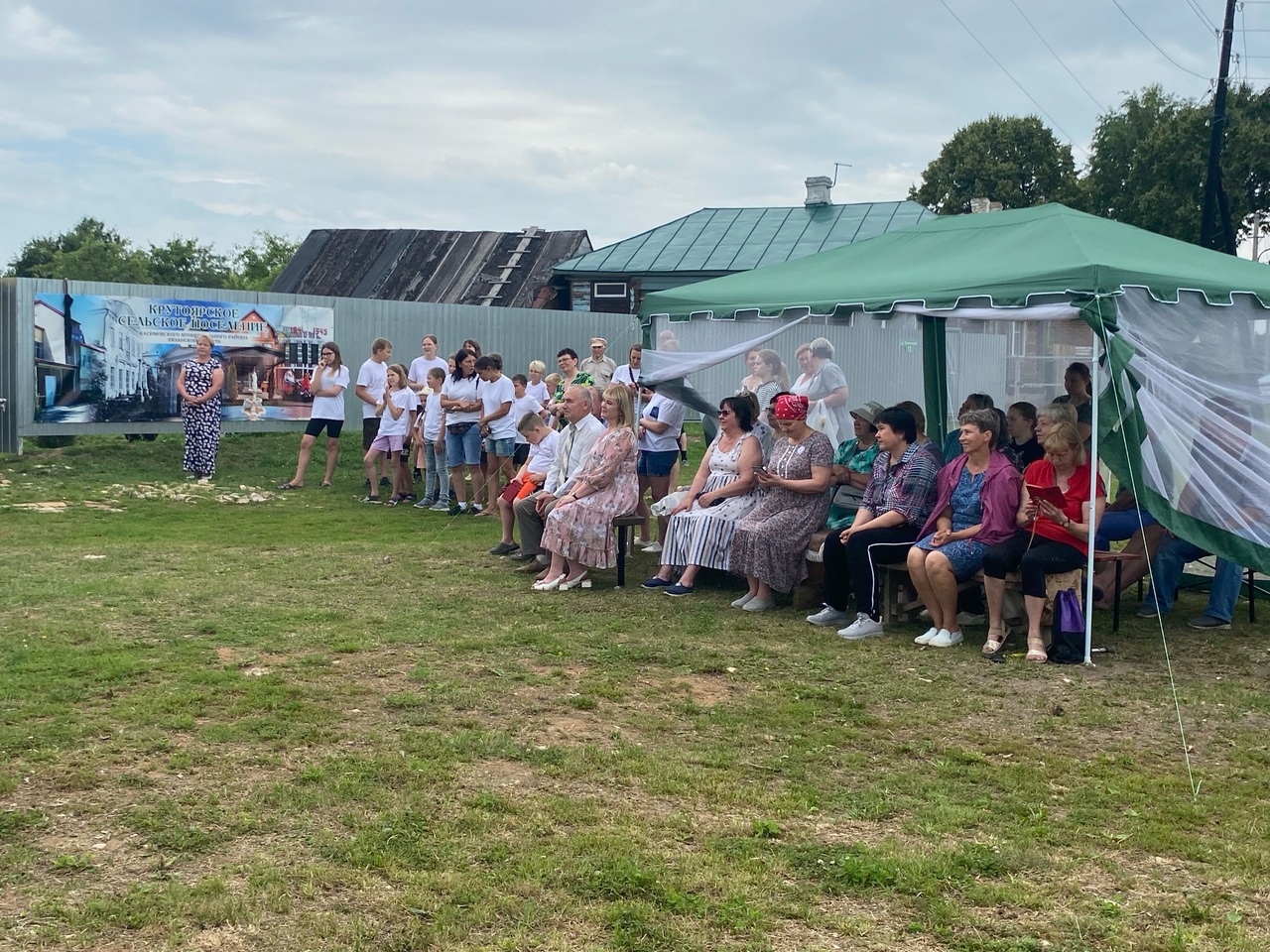 В рамках праздников малых деревень 7 июля 2023 в д. Чернышово состоялась концертная программа. 